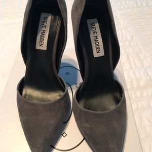 STEVE MADDEN. Grey heels. Size 6 1/2.